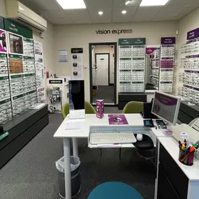 Bild von Vision Express Opticians - West Byfleet