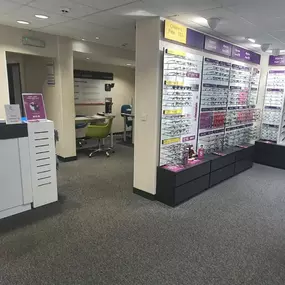 Bild von Vision Express Opticians - Kingsbridge