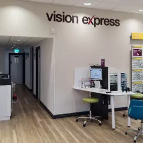 Bild von Vision Express Opticians - Oxted