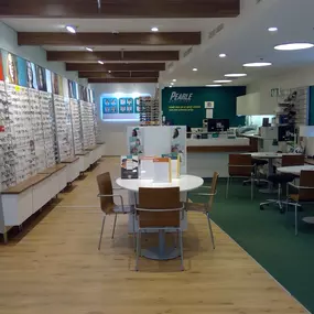 Bild von Pearle Opticiens Antwerpen - Den Tir