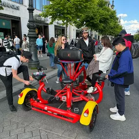 Bild von Rikscha & Bier Bike & Party Beer Bike - Leo Rickshaw Tours