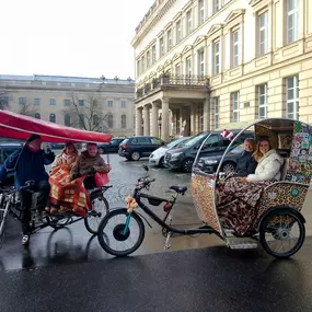 Bild von Rikscha & Bier Bike & Party Beer Bike - Leo Rickshaw Tours