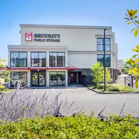 Security Public Storage With Customer Parking in NW Portland