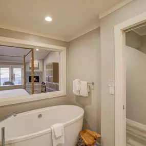 Guest room bath