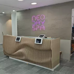 Neo nails front desk