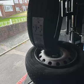 Bild von KNC Tyres Mobile Tyre Fitting