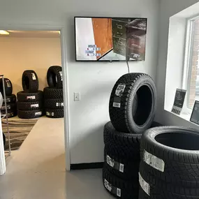 Bild von Peak Tire and Wheel