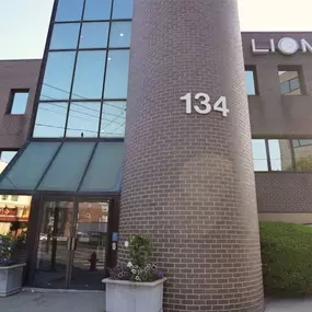 Long Island Oral & Maxillofacial Surgery is full scope oral surgery and maxillofacial surgery practice in Mineola and Port Washington, NY. We pride ourselves in our long tradition of providing health care with compassion, efficiency and professionalism. Our services are provided in a caring, friendly and cheerful environment. Dr. Alex Meneshian and Dr. Scott Fauvell utilizes the latest techniques, procedures and equipment in order to provide the best possible care to our patients. We are the fir