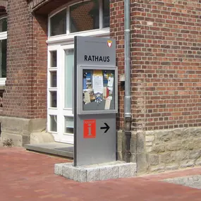 Standschild silber eloxiert Vitrine