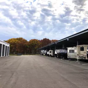 Rv and boat parking near the Chain O’ Lakes in Volo