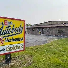 Tom & Ed's Autobody in Beecher – Exterior Building & Signage at Tom & Ed's Autobody
