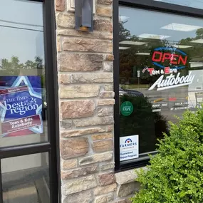 Tom & Ed's Autobody in Cedar Lake – Exterior Entrance & Signage at Tom & Ed's Autobody