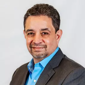 Roberto E Cortes - Old National Bank, Community Development Mortgage Loan Officer in Elgin,IL professional headshot