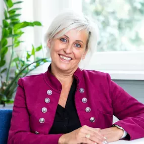 ISS bietet ein einzigartiges und vielfältiges Leistungsportfolio für Bürogebäude, Produktionsstandorte, Gesundheitseinrichtung und Flughäfen in den Bereichen Reinigung und Hygienelösungen, Gebäudetechnik, Betriebsverpflegung & Catering sowie Sicherheitslösungen & Support Services.
