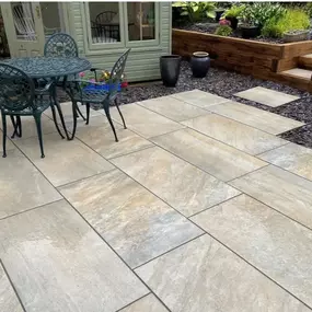 Bild von Goldcrest Landscape And Driveway Co