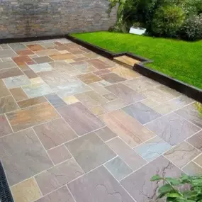 Bild von Goldcrest Landscape And Driveway Co