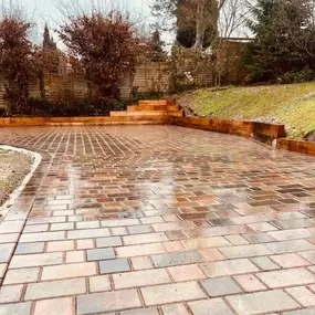 Bild von Goldcrest Landscape And Driveway Co