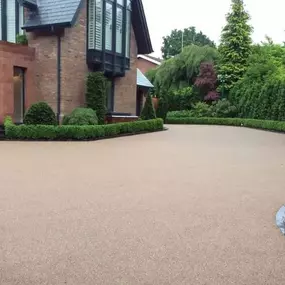 Bild von Goldcrest Landscape And Driveway Co