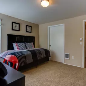 Bedroom at Dawson Creek