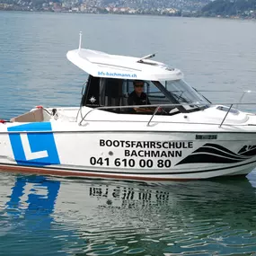 Bild von Bootsfahrschule Bachmann - Bootsfahrschule Vierwaldstättersee