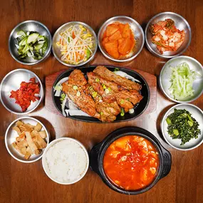 Mama's Korean Kitchen | Address: 2575 Main St #350, Frisco, TX 75036 | Call: 214-430-5170