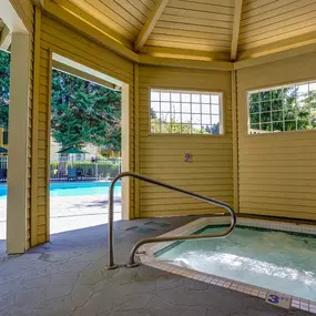 Hot Tub at Commons at Avalon Park
