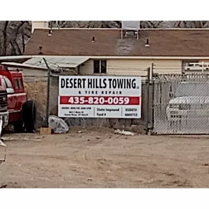 Logotipo de Desert Hill Towing