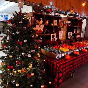 Bild von Farm Stand West, Fresh Produce, Pumpkin Patch, Christmas Trees