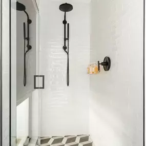 Guest room bath