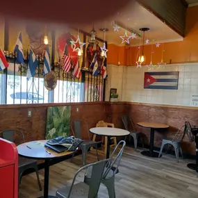 restaurante - El Nuevo Mundo Market, Bakery & Cafe