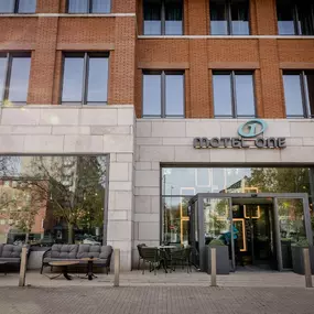 Hotel Motel One Wiesbaden - Exterior