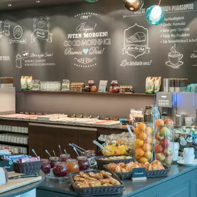 Hotel Motel One Berlin-Tiergarten - Breakfast