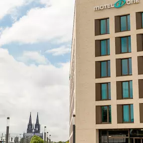 Hotel Motel One Köln-Messe - Exterior