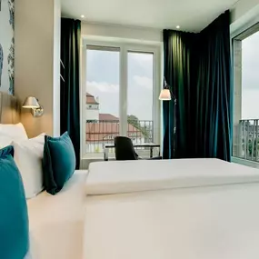 Hotel Motel One Dresden am Zwinger - Room