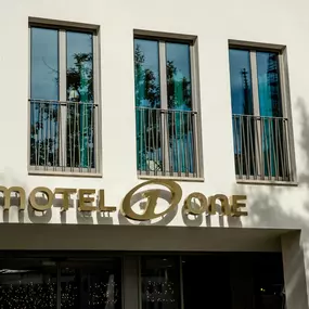 Hotel Motel One Ulm - Exterior
