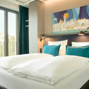 Hotel Motel One Ulm - Room