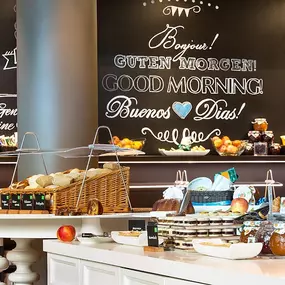 Hotel Motel One Wien-Hauptbahnhof - Breakfast