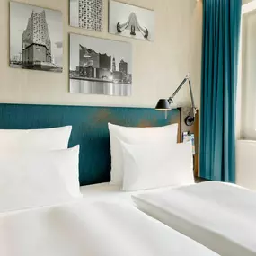 Hotel Motel One Hamburg Am Michel - Room