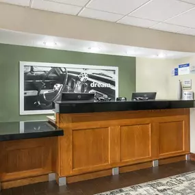 Lobby/Front Desk