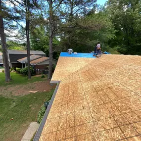 American Roofing & Construction offers experienced roofers near you to handle a variety of roofing projects with skill and efficiency. Our team is committed to providing exceptional craftsmanship and customer service, ensuring your roofing needs are met with precision. Whether it’s a new installation or routine maintenance, we are ready to assist. Trust our local roofers to keep your property in top condition.