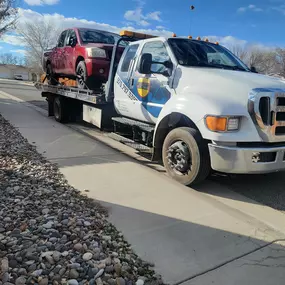 Tow Bros Towing and Recovery provides emergency towing services for vehicles in need of immediate assistance. Our team is available to respond quickly, ensuring fast and efficient towing during unexpected situations. We prioritize safety and reliability to help you when it matters most. Count on us for prompt emergency towing you can depend on.