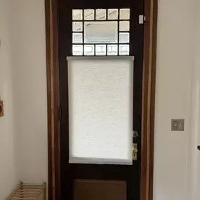 Open roll roller shades are compact and fit neatly to cover the width of your front door glass pane without getting in the way of door knob for perfect privacy. It comes with a hold down component so that the shades does not fling around with the wind or door opening and closing.