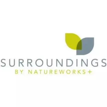 Logo od Surroundings by Natureworks+