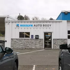 Bild von Rosslyn Auto Body Co.