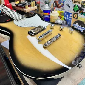 Bild von Reynolds Guitar Repair LLC