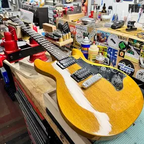 Bild von Reynolds Guitar Repair LLC