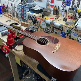 Bild von Reynolds Guitar Repair LLC