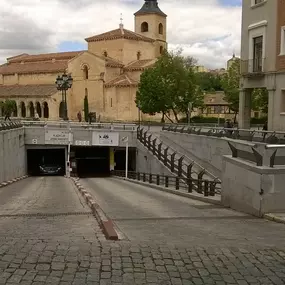 Bild von Parking PARKIA by INDIGO - Acueducto. Centro de Segovia. Acceso 2
