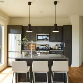 Kitchen with isle