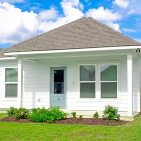 Cypress Point Cottage Apartments Exterior Entryway